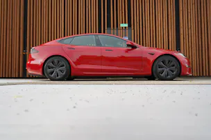 Tesla MODEL S 100 kWh PLAID BLACK l 1268 PS