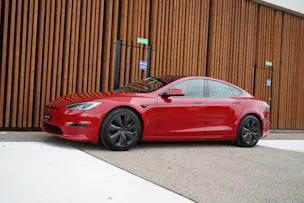 Tesla MODEL S 100 kWh PLAID BLACK l 1268 PS