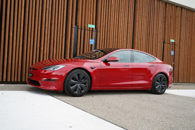Tesla MODEL S 100 kWh PLAID BLACK l 1268 PS