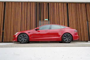 Tesla MODEL S 100 kWh PLAID BLACK l 1268 PS
