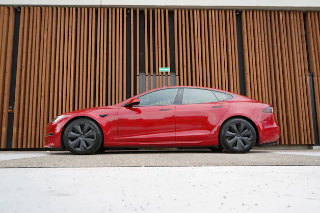 Tesla MODEL S 100 kWh PLAID BLACK l 1268 PS