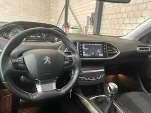 PEUGEOT 308 1.2 THP Allure
