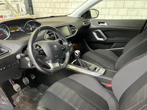 PEUGEOT 308 1.2 THP Allure