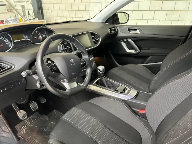 PEUGEOT 308 1.2 THP Allure