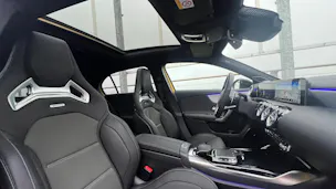 MERCEDES-BENZ A 35 AMG 4MATIC SPEEDSHIFT NIGHT AERODYNAMIK l 306 PS