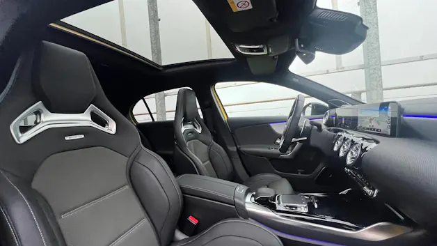 MERCEDES-BENZ A 35 AMG 4MATIC SPEEDSHIFT NIGHT AERODYNAMIK l 306 PS