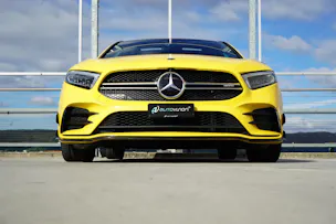 MERCEDES-BENZ A 35 AMG 4MATIC SPEEDSHIFT NIGHT AERODYNAMIK l 306 PS