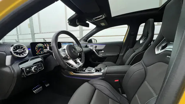 MERCEDES-BENZ A 35 AMG 4MATIC SPEEDSHIFT NIGHT AERODYNAMIK l 306 PS