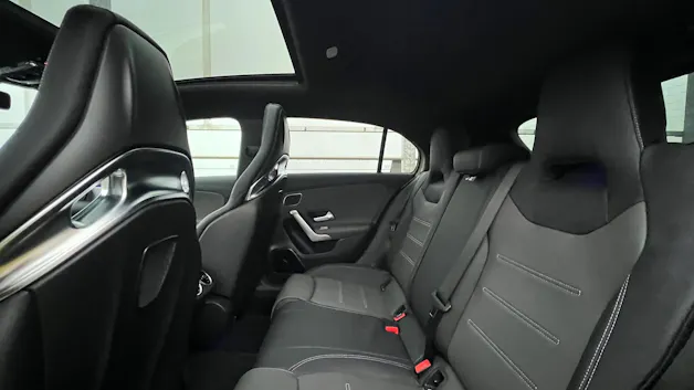 MERCEDES-BENZ A 35 AMG 4MATIC SPEEDSHIFT NIGHT AERODYNAMIK l 306 PS