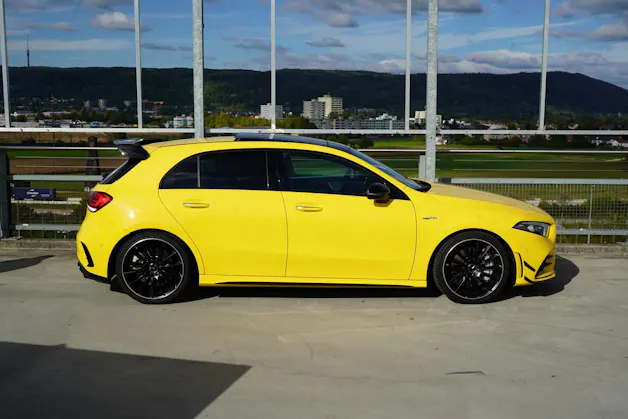 MERCEDES-BENZ A 35 AMG 4MATIC SPEEDSHIFT NIGHT AERODYNAMIK l 306 PS
