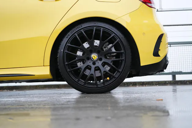 MERCEDES-BENZ A 35 AMG 4MATIC SPEEDSHIFT NIGHT AERODYNAMIK l 306 PS