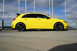 MERCEDES-BENZ A 35 AMG 4MATIC SPEEDSHIFT NIGHT AERODYNAMIK l 306 PS