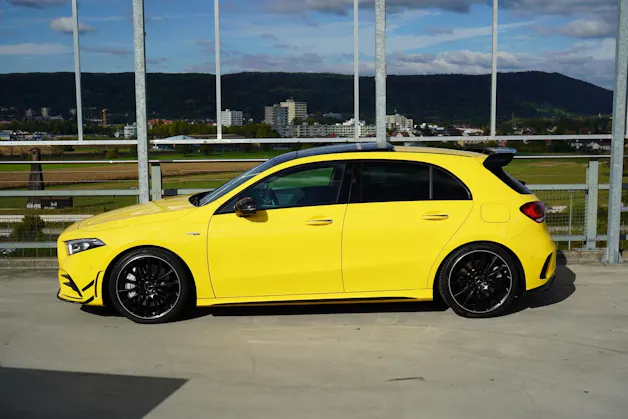 MERCEDES-BENZ A 35 AMG 4MATIC SPEEDSHIFT NIGHT AERODYNAMIK l 306 PS