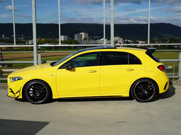 MERCEDES-BENZ A 35 AMG 4MATIC SPEEDSHIFT NIGHT AERODYNAMIK l 306 PS