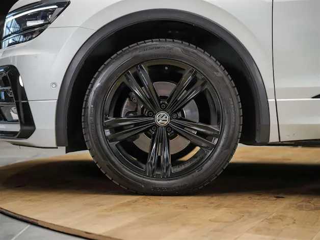 VW Tiguan 2.0TSI Highline R-Line 4Motion DSG *Panorama*Head-Up*Abstandsregler*
