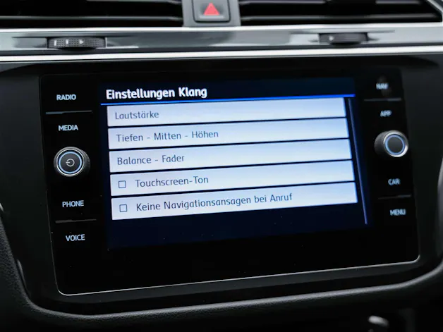 VW Tiguan 2.0TSI Highline R-Line 4Motion DSG *Panorama*Head-Up*Abstandsregler*