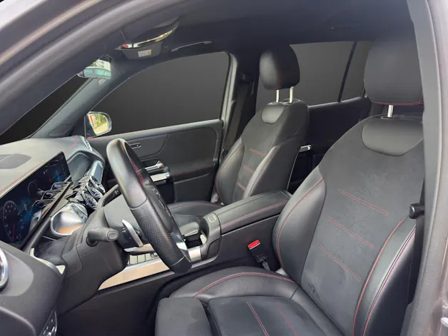 MERCEDES-BENZ EQB 300 AMG Line 4Matic