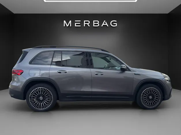 MERCEDES-BENZ EQB 300 AMG Line 4Matic