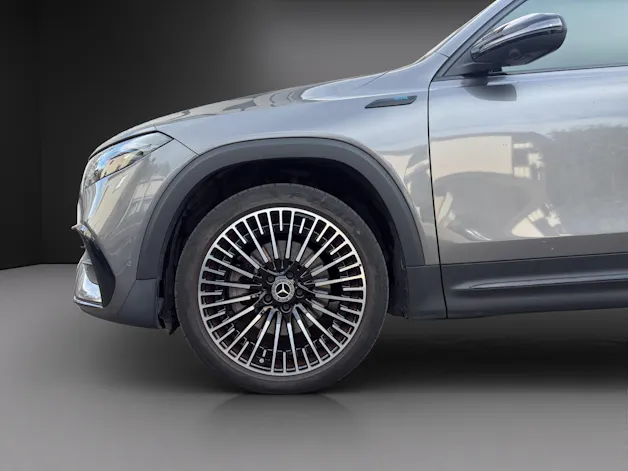MERCEDES-BENZ EQB 300 AMG Line 4Matic