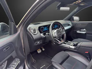 MERCEDES-BENZ EQB 300 AMG Line 4Matic