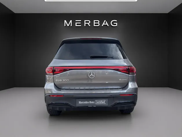 MERCEDES-BENZ EQB 300 AMG Line 4Matic