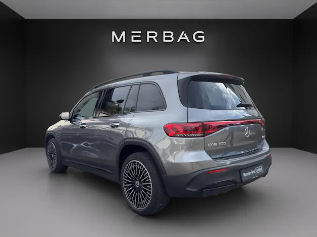 MERCEDES-BENZ EQB 300 AMG Line 4Matic