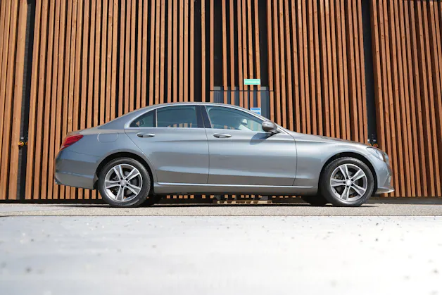MERCEDES-BENZ C 200 AVANTGARDE 4MATIC 9G-TRONIC l 184 PS