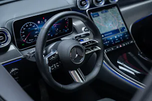 MERCEDES-BENZ GLC 300 AMG Line 4matic Coupé / Panorama-Glasdach / Burmester / 360°Kamera