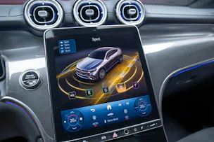 MERCEDES-BENZ GLC 300 AMG Line 4matic Coupé / Panorama-Glasdach / Burmester / 360°Kamera
