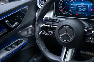 MERCEDES-BENZ GLC 300 AMG Line 4matic Coupé / Panorama-Glasdach / Burmester / 360°Kamera