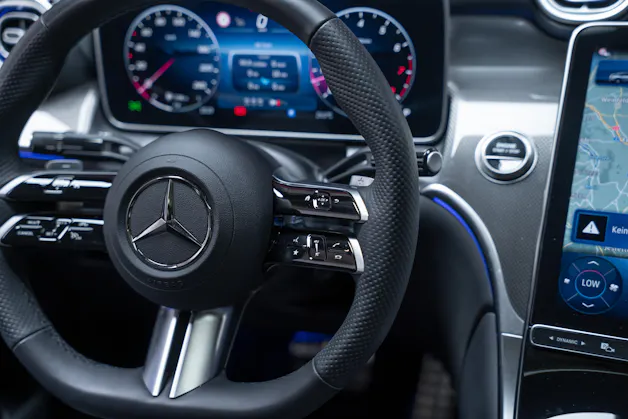 MERCEDES-BENZ GLC 300 AMG Line 4matic Coupé / Panorama-Glasdach / Burmester / 360°Kamera