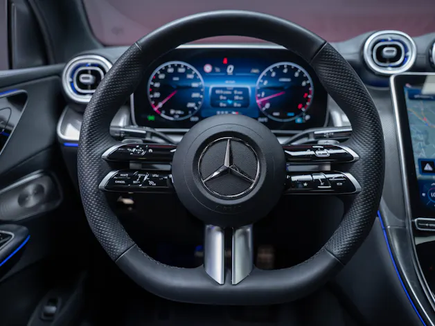 MERCEDES-BENZ GLC 300 AMG Line 4matic Coupé / Panorama-Glasdach / Burmester / 360°Kamera