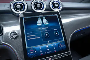 MERCEDES-BENZ GLC 300 AMG Line 4matic Coupé / Panorama-Glasdach / Burmester / 360°Kamera