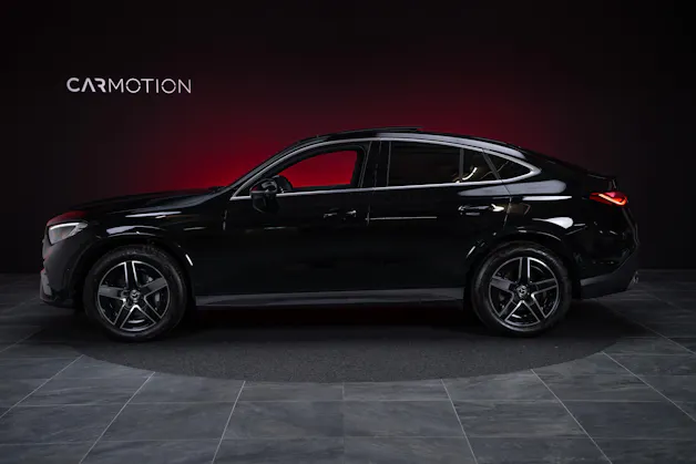 MERCEDES-BENZ GLC 300 AMG Line 4matic Coupé / Panorama-Glasdach / Burmester / 360°Kamera