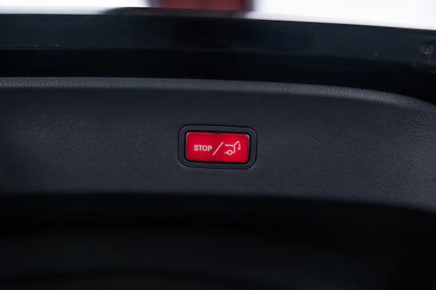 MERCEDES-BENZ GLC 300 AMG Line 4matic Coupé / Panorama-Glasdach / Burmester / 360°Kamera