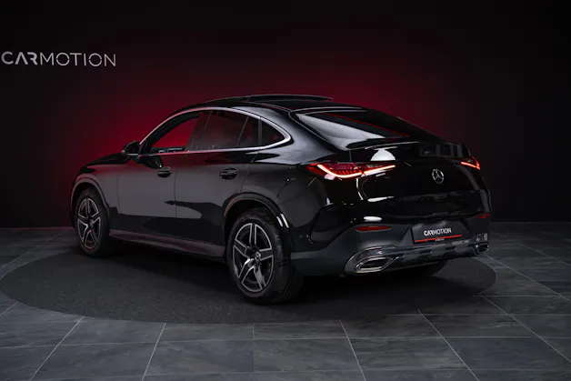 MERCEDES-BENZ GLC 300 AMG Line 4matic Coupé / Panorama-Glasdach / Burmester / 360°Kamera