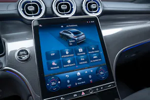 MERCEDES-BENZ GLC 300 AMG Line 4matic Coupé / Panorama-Glasdach / Burmester / 360°Kamera