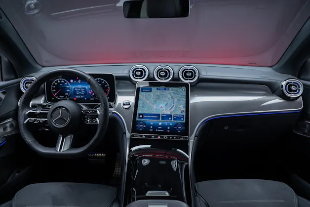 MERCEDES-BENZ GLC 300 AMG Line 4matic Coupé / Panorama-Glasdach / Burmester / 360°Kamera
