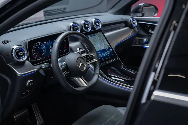 MERCEDES-BENZ GLC 300 AMG Line 4matic Coupé / Panorama-Glasdach / Burmester / 360°Kamera