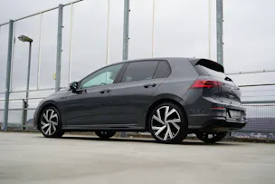 VW GOLF 1.5 eTSI mHEV ACT R-LINE BLACK DSG l 150 PS