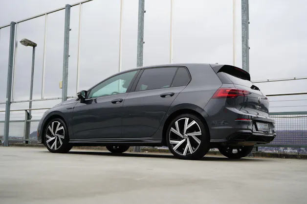 VW GOLF 1.5 eTSI mHEV ACT R-LINE BLACK DSG l 150 PS