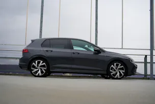 VW GOLF 1.5 eTSI mHEV ACT R-LINE BLACK DSG l 150 PS