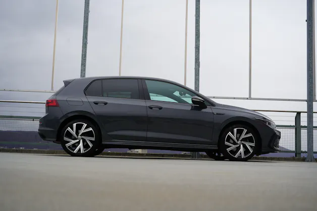 VW GOLF 1.5 eTSI mHEV ACT R-LINE BLACK DSG l 150 PS