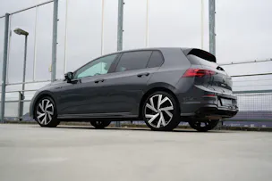 VW GOLF 1.5 eTSI mHEV ACT R-LINE BLACK DSG l 150 PS