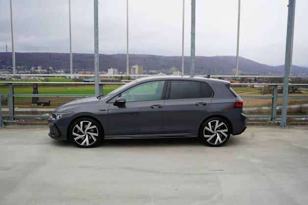 VW GOLF 1.5 eTSI mHEV ACT R-LINE BLACK DSG l 150 PS