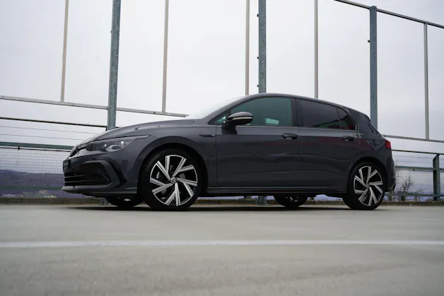 VW GOLF 1.5 eTSI mHEV ACT R-LINE BLACK DSG l 150 PS