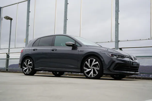 VW GOLF 1.5 eTSI mHEV ACT R-LINE BLACK DSG l 150 PS