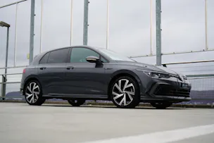 VW GOLF 1.5 eTSI mHEV ACT R-LINE BLACK DSG l 150 PS
