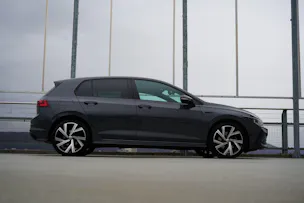 VW GOLF 1.5 eTSI mHEV ACT R-LINE BLACK DSG l 150 PS