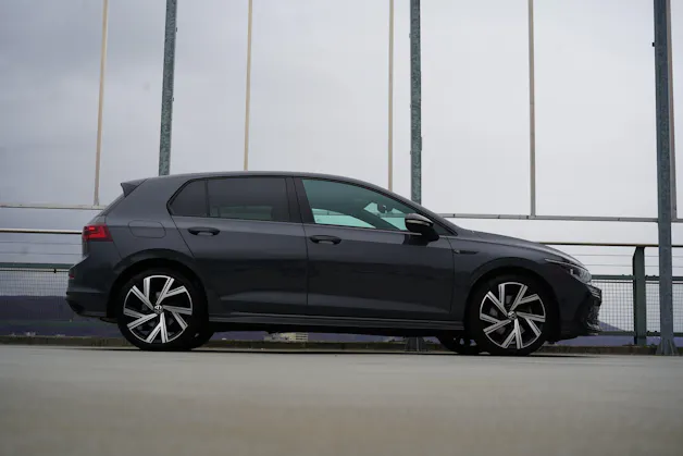 VW GOLF 1.5 eTSI mHEV ACT R-LINE BLACK DSG l 150 PS